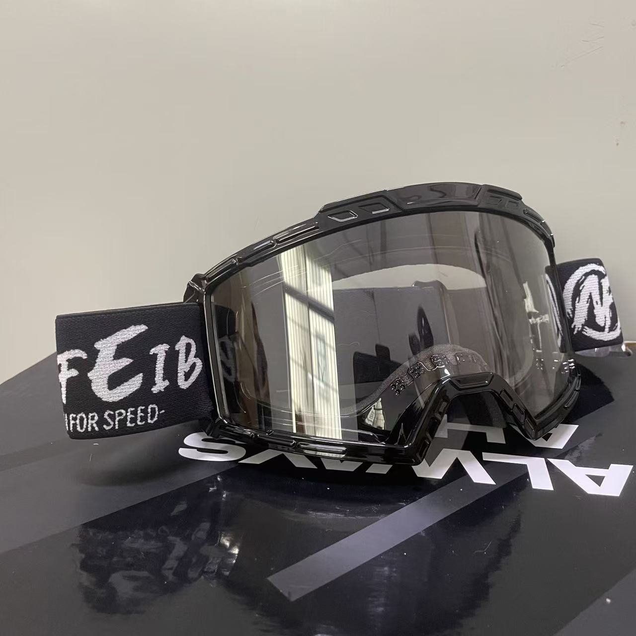 New Men's Motorcycle Goggles,  - огляд і ціна Equestrian Helmet